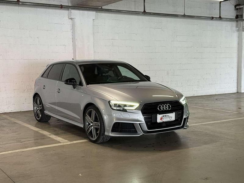Usata Audi A3 S-Line 150 CV (110 kW) 2019 Silvere metallizzato Berlina