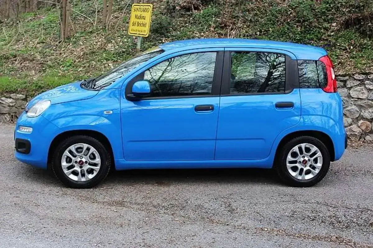 Usata Fiat Panda Lounge 95 CV (69 kW) 2017 Blu Utilitaria
