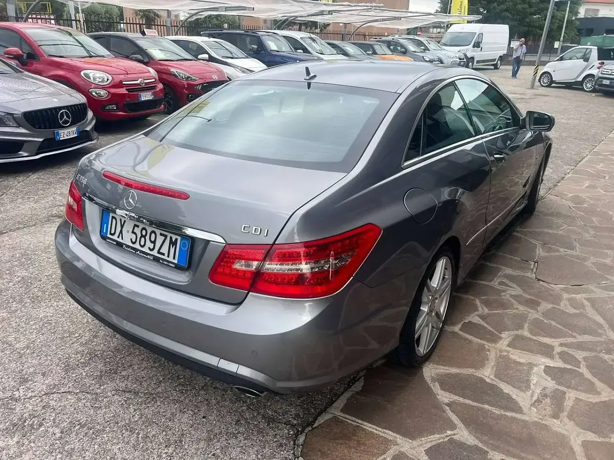 Usata Mercedes E350 Avantgarde 231 CV (169 kW) 2009 Argento Coupé