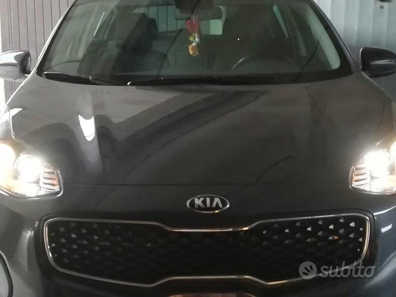 Usata Kia Sportage 132 CV (97 kW) 2018 Grigio SUV