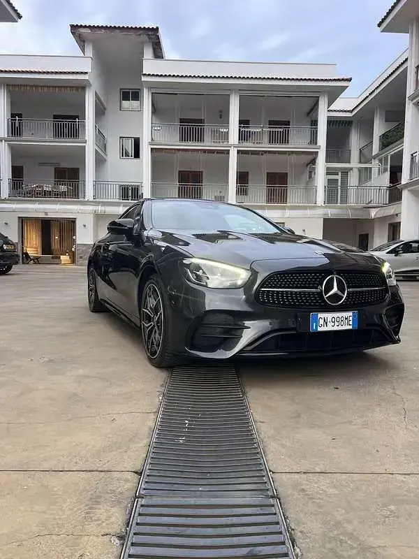 Begagnad Mercedes E300 Premium Plus 245 HK (180 kW) 2023 Sportkupé