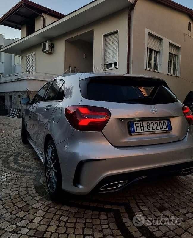 Usata Mercedes A180 Premium 109 CV (80 kW) 2016 Utilitaria