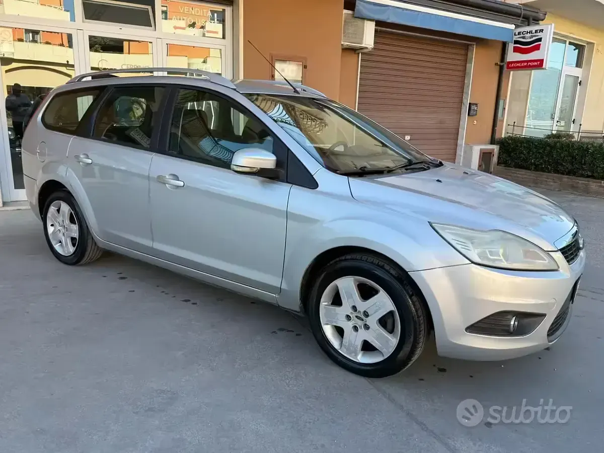 Usata Ford Focus 109 CV (80 kW) 2008 Grigio Station wagon