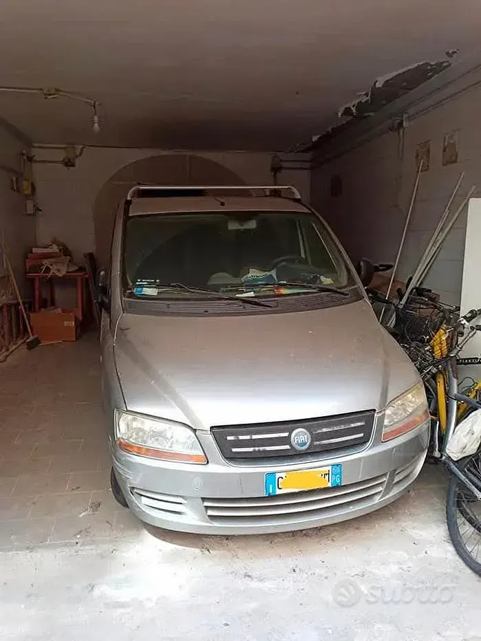 Usata Fiat Multipla 103 CV (75 kW) 2005 Grigio Monovolume