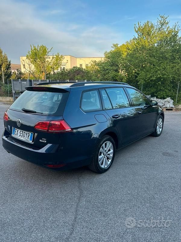Usata VW Golf VII Highline 105 CV (77 kW) 2014 Blu Station wagon