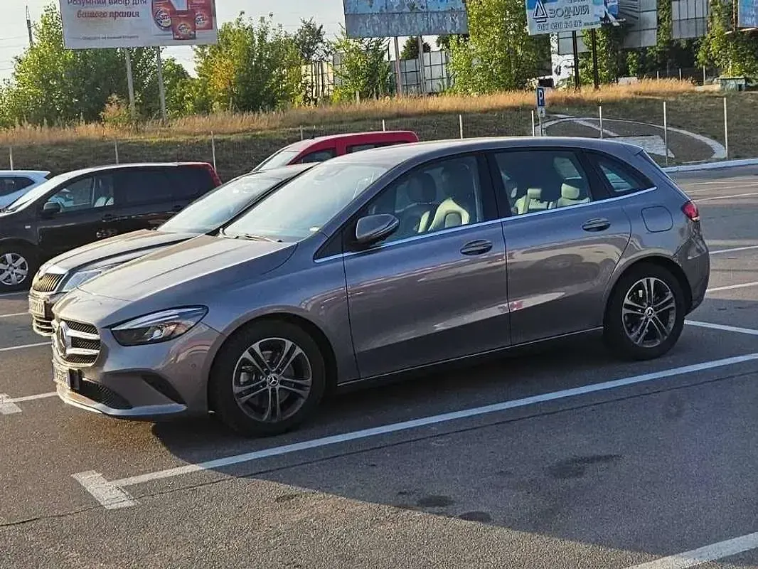 Usata Mercedes B220 Premium 190 CV (139 kW) 2019 Argento Utilitaria
