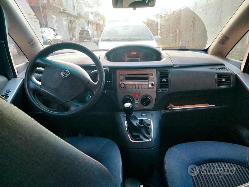 Usata Lancia Musa 90 CV (66 kW) 2008 Monovolume