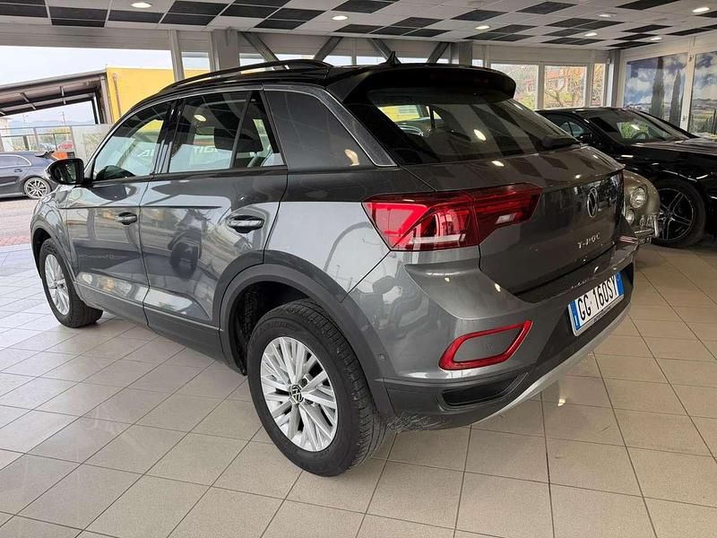 Usata VW T-Roc Life 116 CV (85 kW) 2022 Grigio SUV