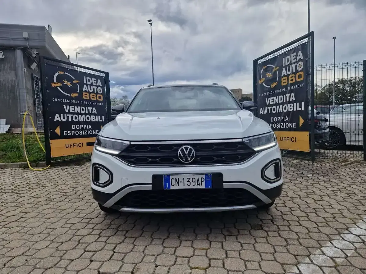 Usata VW T-Roc Life 110 CV (80 kW) 2023 Bianco SUV