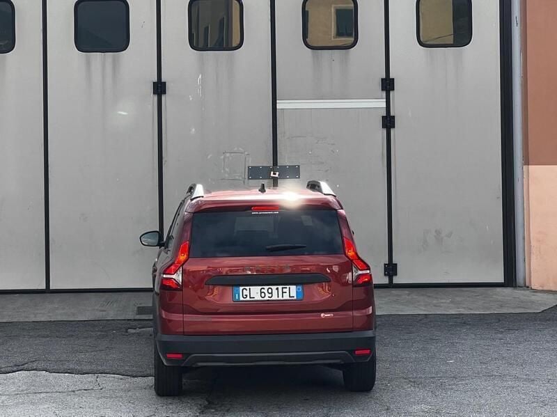Usata Dacia Jogger 110 CV (80 kW) 2022 Arancione Monovolume