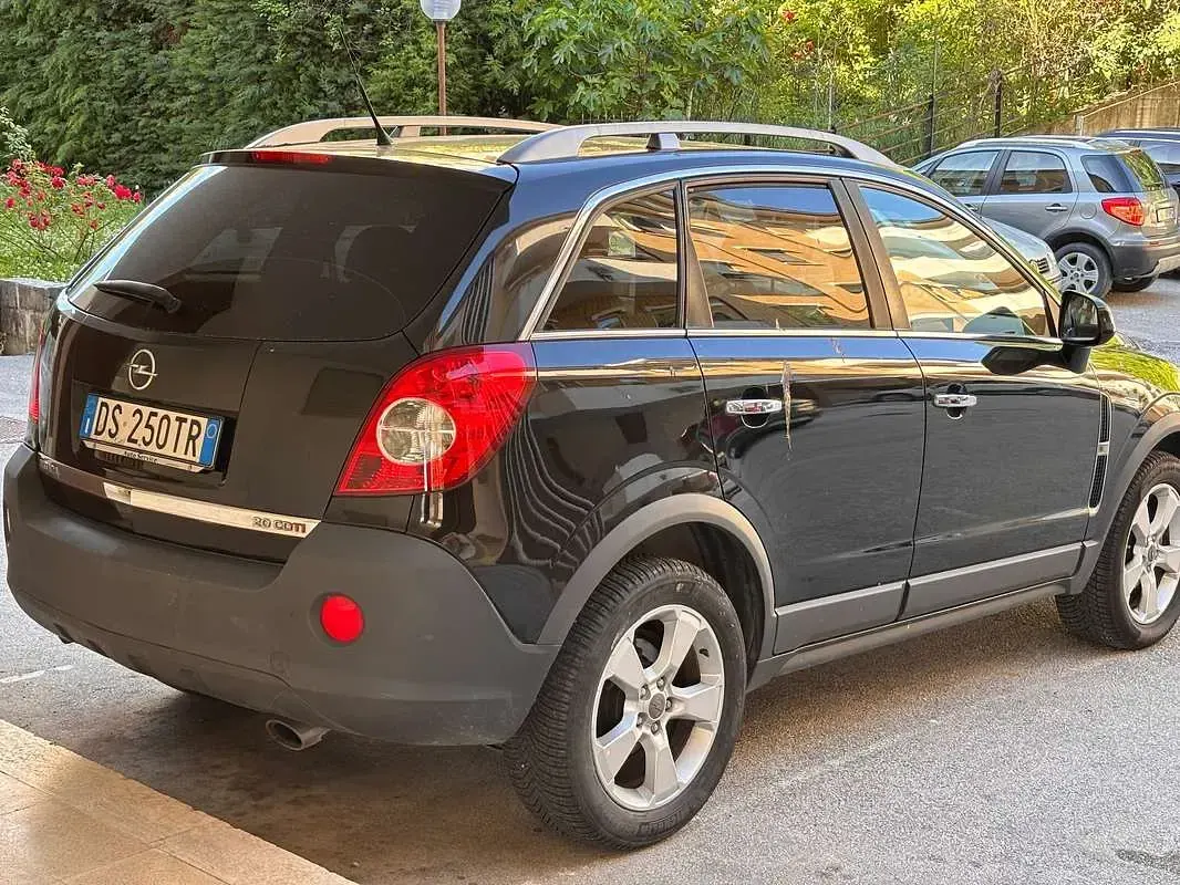 Usata Opel Antara Cosmo 150 CV (110 kW) 2008 Nero SUV