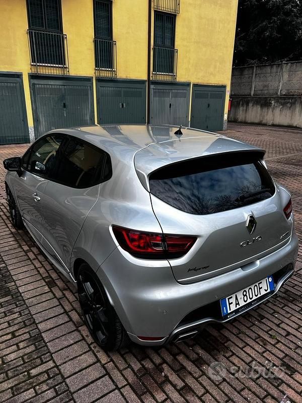Usado Renault Clio IV R.S. 215 CV (158 kW) 2015 Gris Berlina
