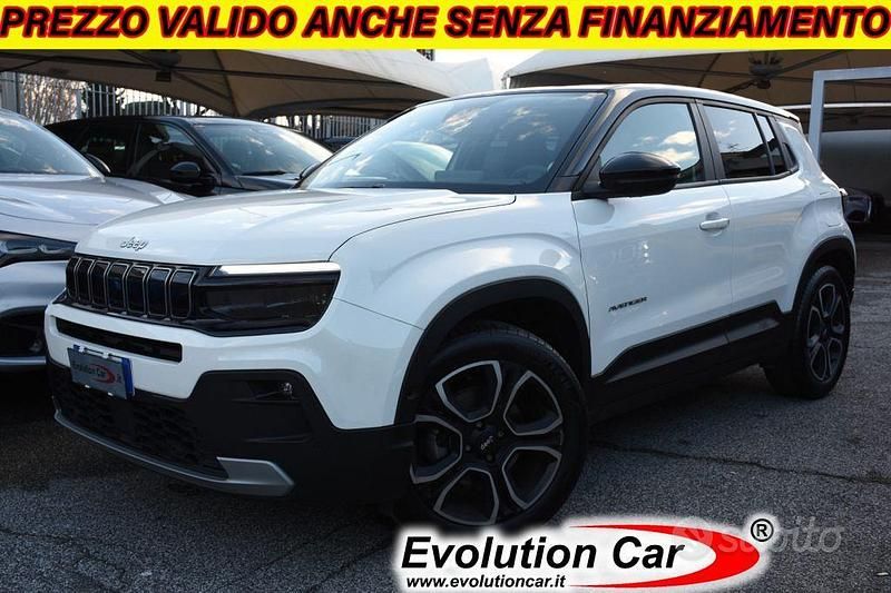 Usata Jeep Avenger Summit 101 CV (74 kW) 2024 Bianco pastello SUV