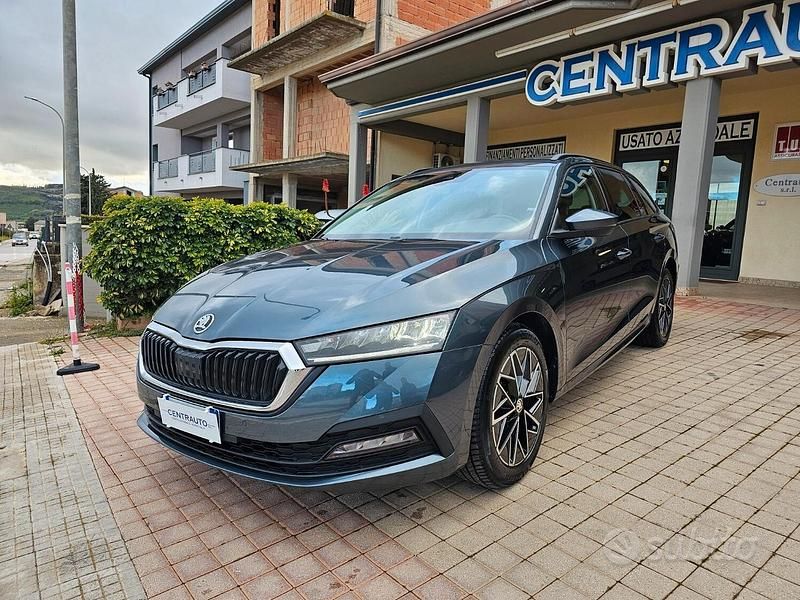 Usata Skoda Octavia Executive 150 CV (110 kW) 2021 Grigio Station wagon