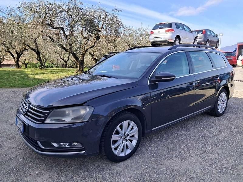 Usata VW Passat Comfortline 105 CV (77 kW) 2012 Grigio Station wagon