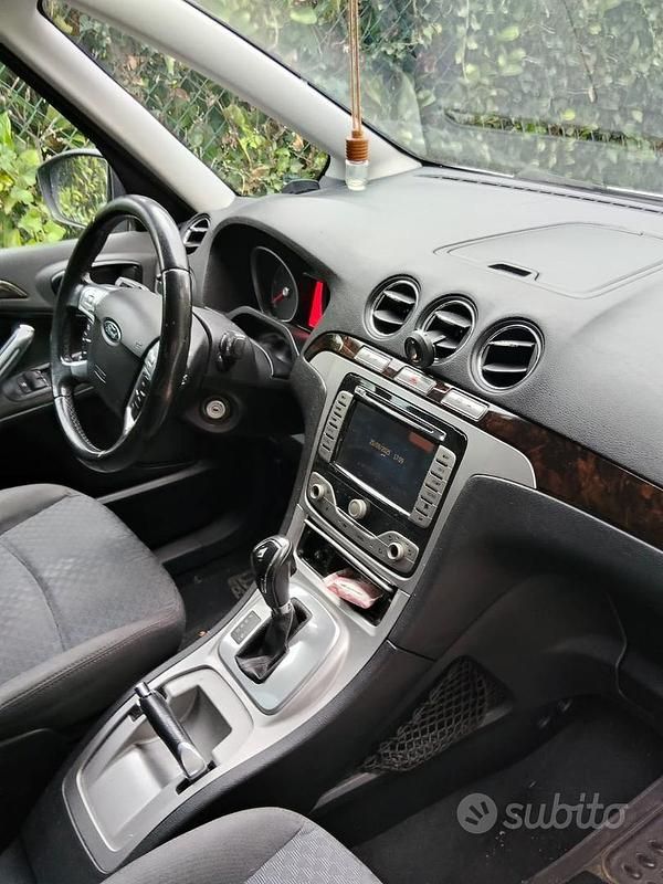 Usata Ford Galaxy Ghia 130 CV (95 kW) 2008 Grigio Monovolume