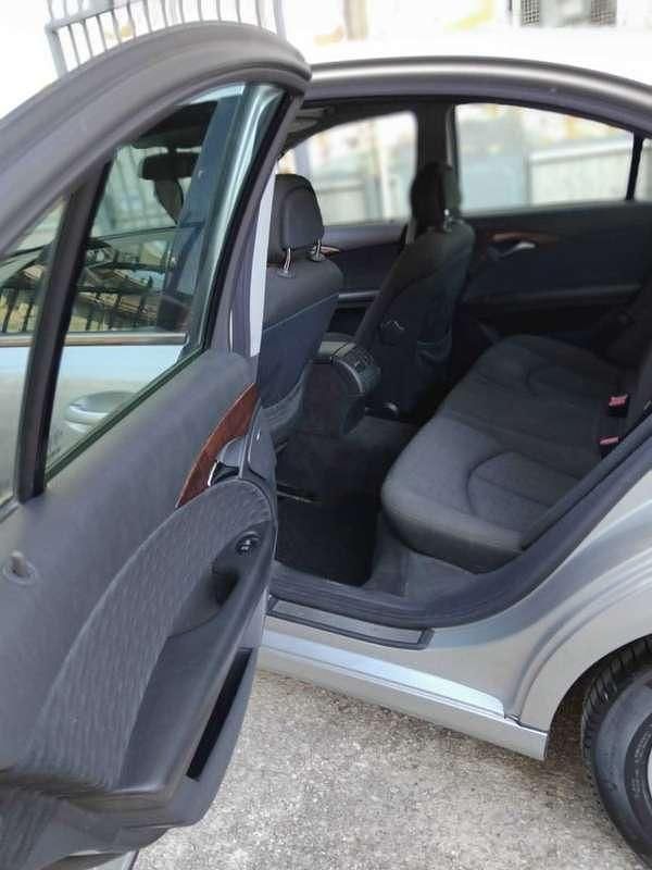 Usata Mercedes E220 Elegance 150 CV (110 kW) 2003 Grigio Berlina