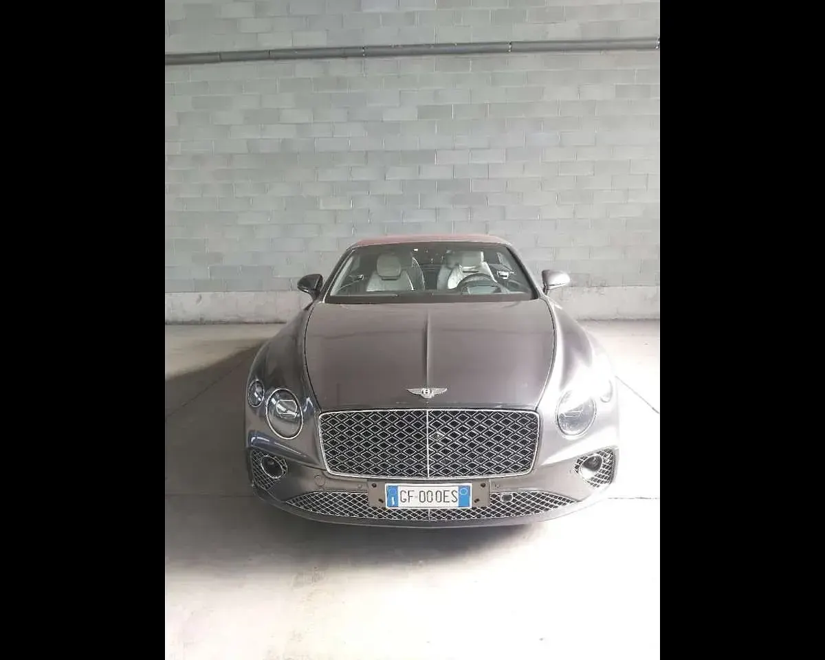 Usata Bentley Continental GT Convertible Mulliner 549 CV (403 kW) 2021 Grigio Cabrio
