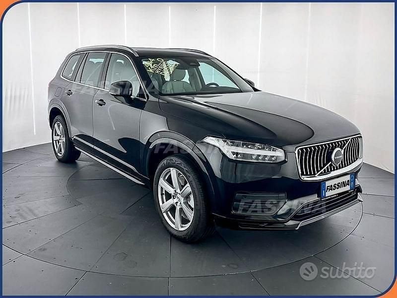 Nero Nuova 2025 Volvo XC90 Core SUV | 59.900 € (Super prezzo) - Immagine 1/4