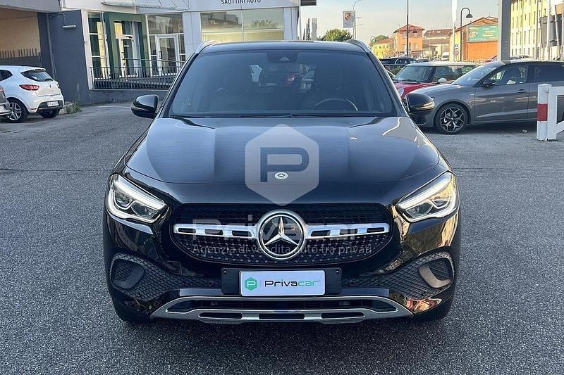 Usata Mercedes GLA180 115 CV (84 kW) 2020 Nero SUV