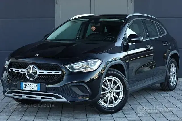 Usata Mercedes GLA180 Business 116 CV (85 kW) 2023 Nero SUV