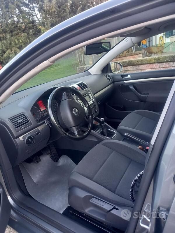 Usata VW Golf V 105 CV (77 kW) 2007 Grigio Berlina