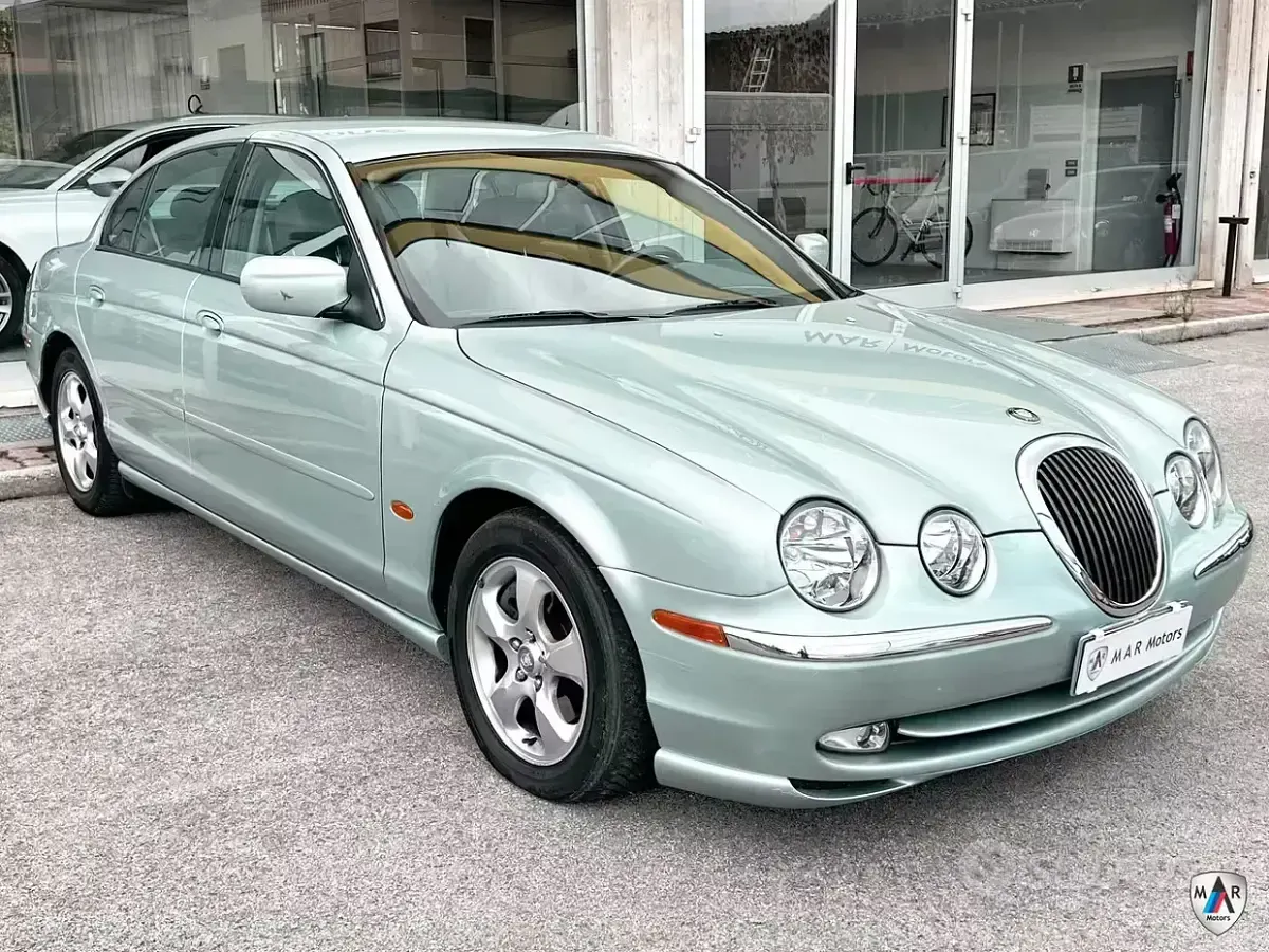 Usata Jaguar S-Type Executive 238 CV (175 kW) 2000 Grigio Berlina