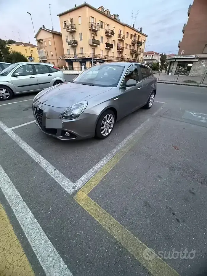 Usata Alfa Romeo Giulietta 105 CV (77 kW) 2015 Grigio Utilitaria