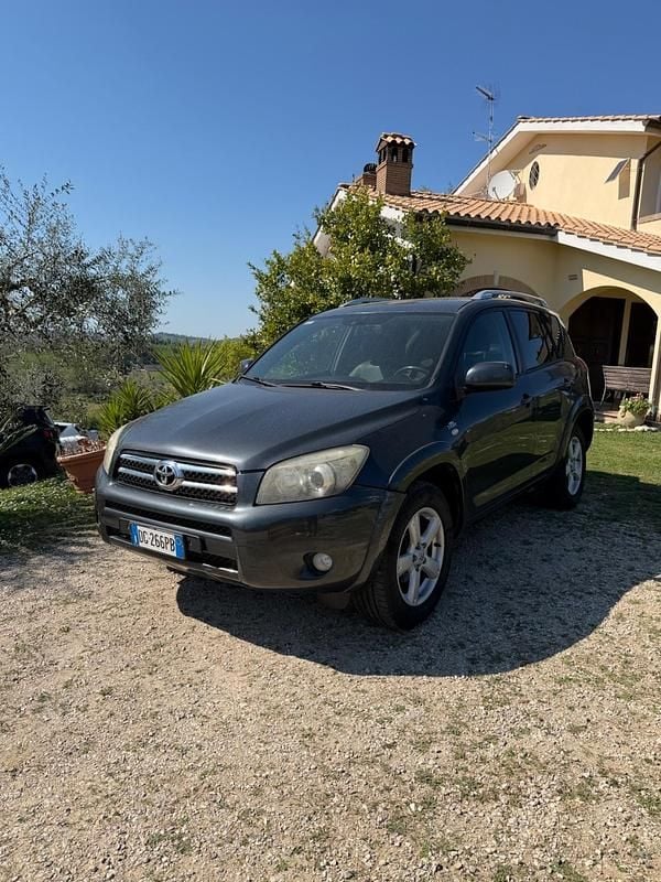 Usata Toyota RAV4 Luxury 176 CV (129 kW) 2008 Nero SUV