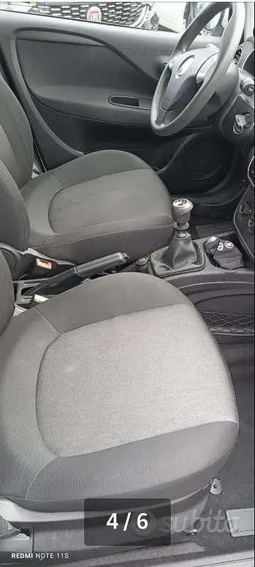 Usata Fiat Punto Easy 77 CV (56 kW) 2014 Berlina