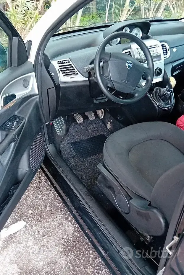 Usata Lancia Ypsilon 80 CV (58 kW) 2008 Nero Utilitaria
