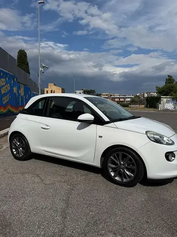 Usata Opel Adam 69 CV (50 kW) 2013 Bianco Utilitaria