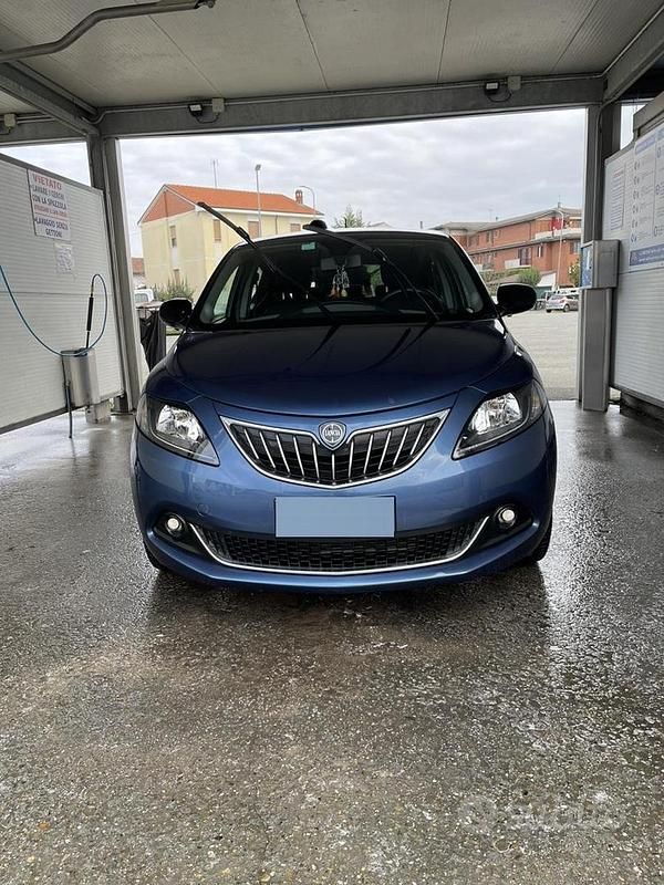 Gebraucht Lancia Ypsilon 71 PS (52 kW) 2022 Blau Kleinwagen