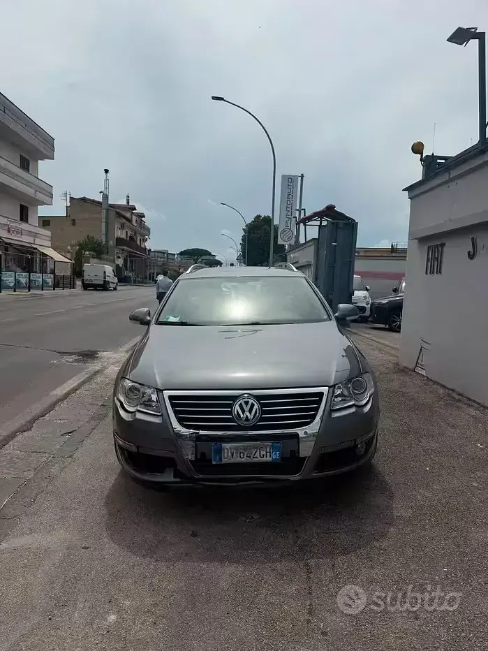 Usata VW Passat Highline 170 CV (125 kW) 2009 Grigio Station wagon