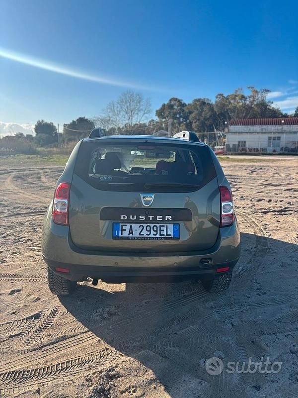 Usata Dacia Duster Lauréate 105 CV (77 kW) 2015 Verde SUV