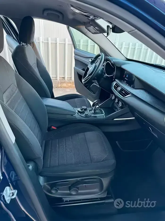 Usata Alfa Romeo Stelvio 190 CV (139 kW) 2019 Bluazzurro SUV
