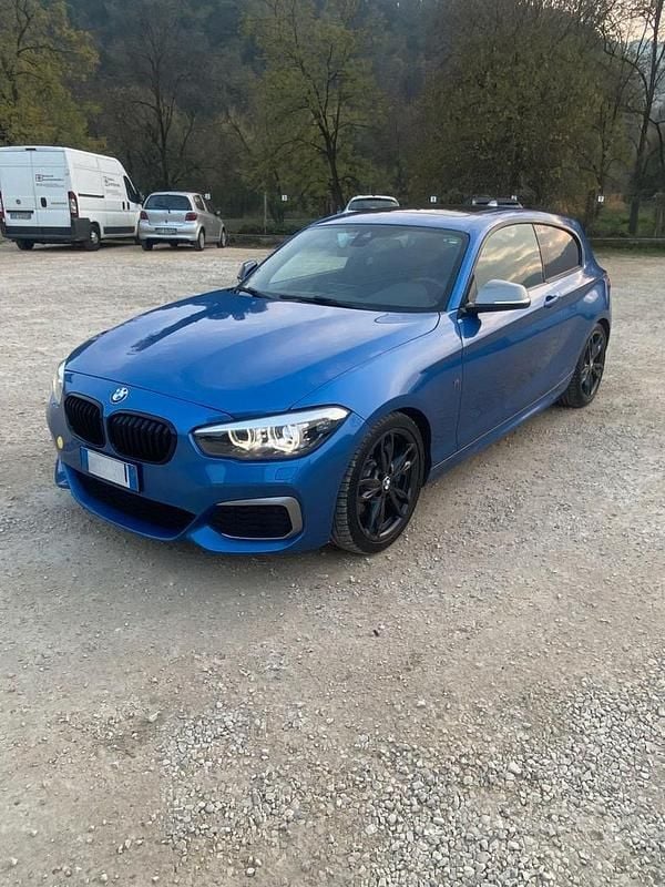 Blu/azzurro Usata 2017 BMW M140 M Sport Due volumi | 25.000 € (Ottimo prezzo) - Immagine 1/4