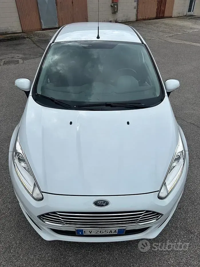 Usata Ford Fiesta 95 CV (69 kW) 2014 Bianco Utilitaria