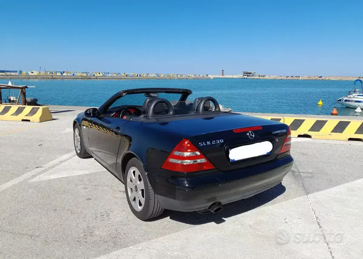 Usata Mercedes SLK230 193 CV (141 kW) 2000 Nero Cabrio