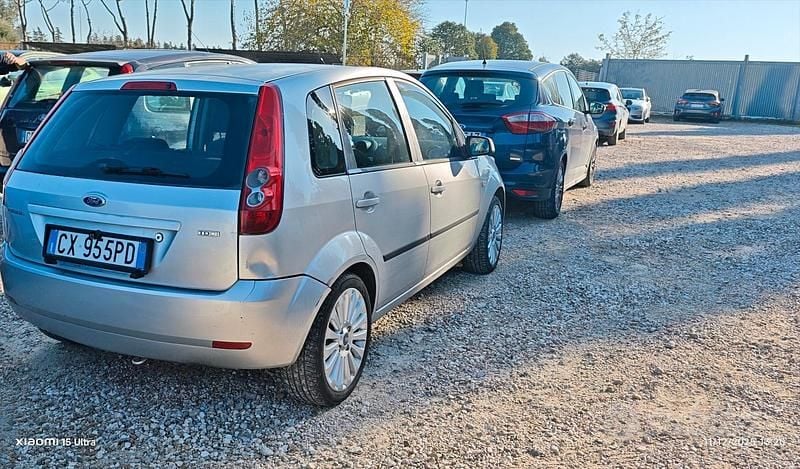 Usata Ford Fiesta Ghia 68 CV (50 kW) 2005 Grigio Berlina