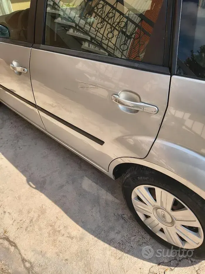 Usata Ford Fiesta 75 CV (55 kW) 2005 Utilitaria