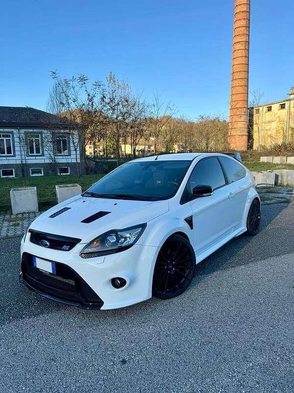 Bianco Usata 2011 Ford Focus RS Tre volumi | 43.900 € - Immagine 1/4
