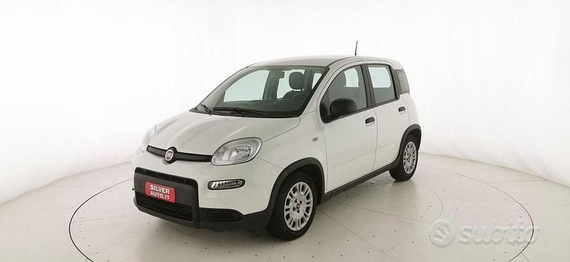 Usata Fiat Panda S 70 CV (51 kW) 2024 Bianco pastello Berlina