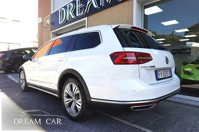 Usata VW Passat Alltrack 190 CV (139 kW) 2019 Bianco pastello Station wagon