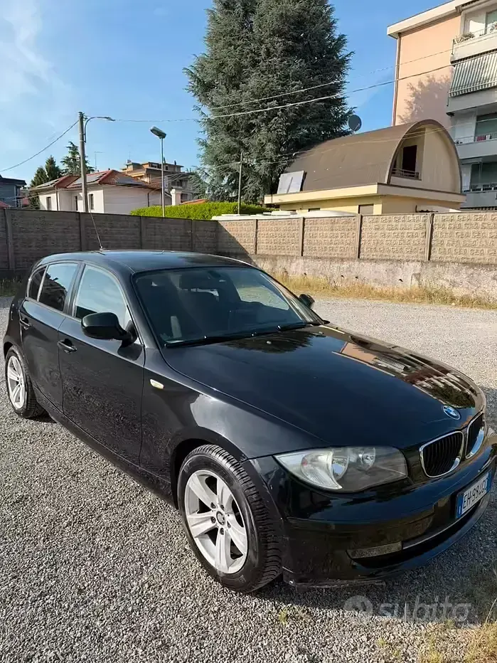 Usata BMW 118 143 CV (105 kW) 2011 Utilitaria