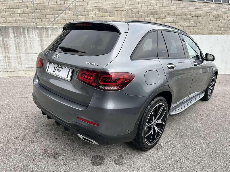 Usata Mercedes GLC300 Premium 245 CV (180 kW) 2022 Metallizzata grigio grafite SUV