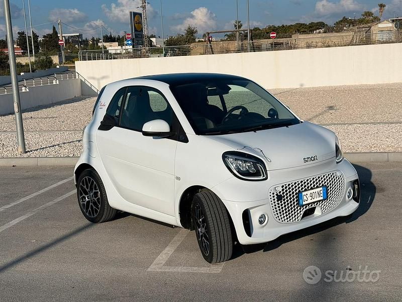 Begagnad Smart ForTwo Electric Drive Prime 60 kW (82 HK) 2024 Vit Sportkupé