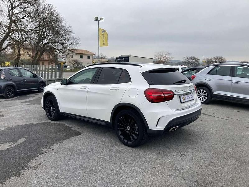 Usata Mercedes GLA200 Premium 136 CV (100 kW) 2019 Bianco SUV