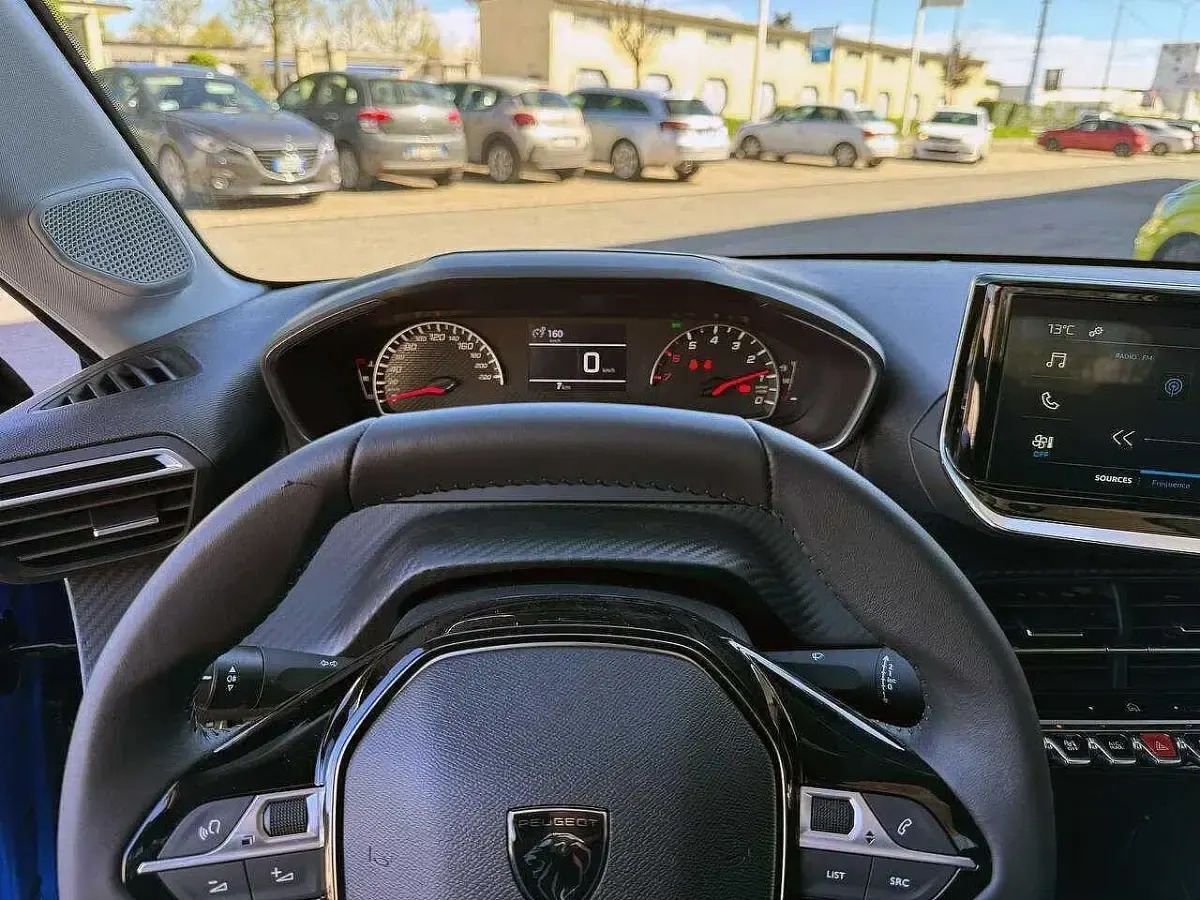Nuova Peugeot 208 Business-Line 110 CV (80 kW) 2026 Bianco Utilitaria