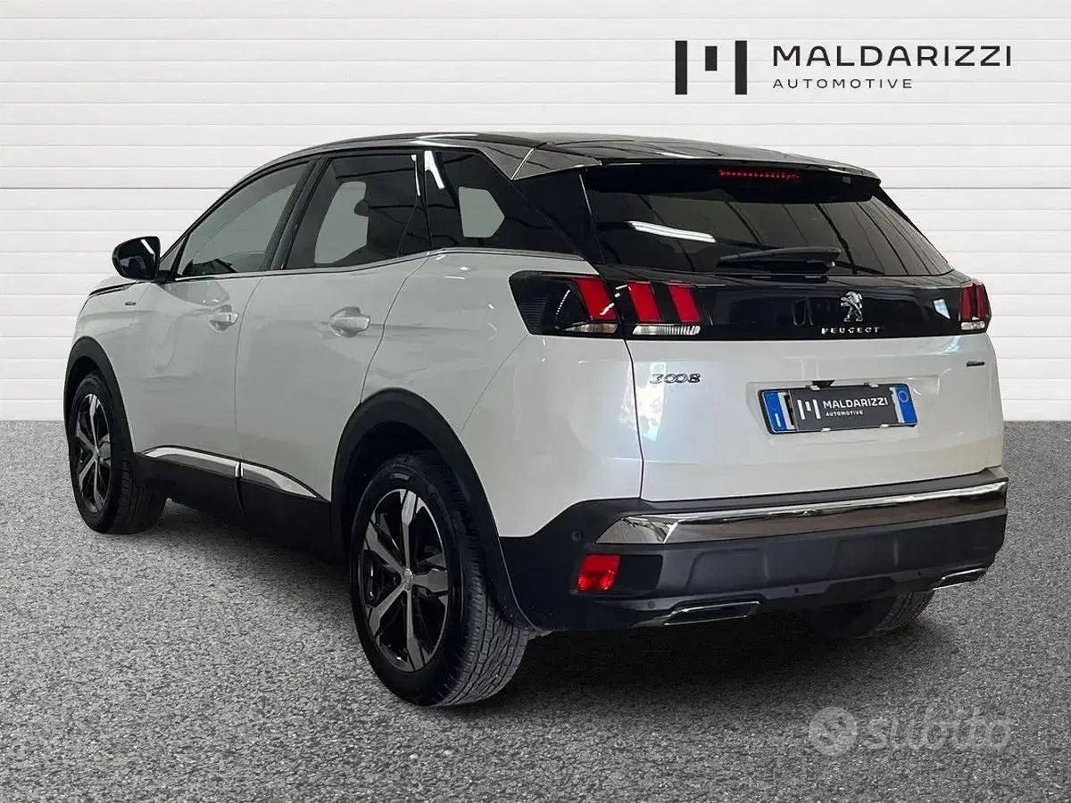 Usata Peugeot 3008 GT-line 131 CV (96 kW) 2018 Bianco SUV